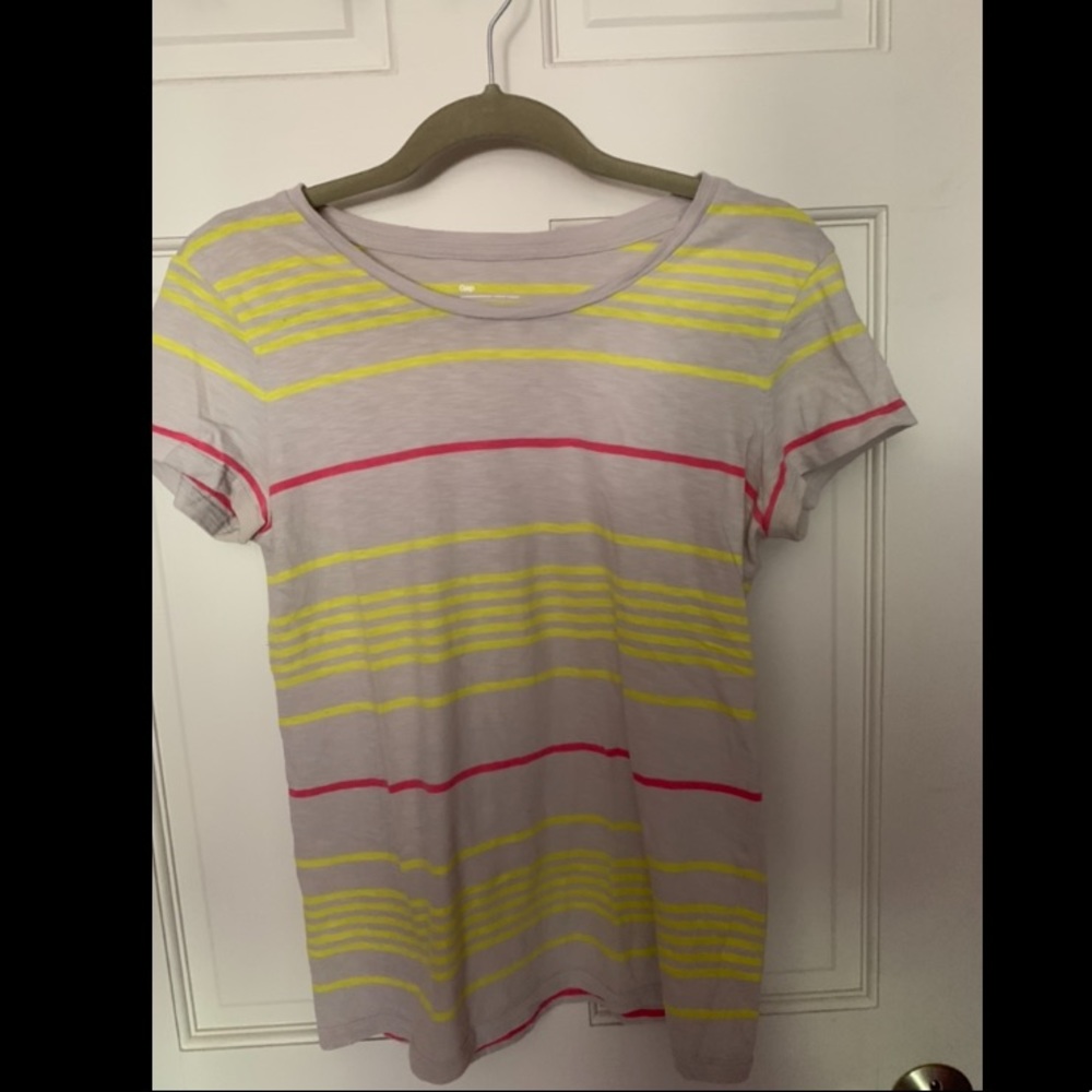 GAP t shirt